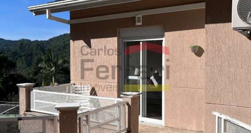 Casa para Venda no Condomínio Parque Suíça, com 03 dormitórios, 01 suíte e 03 banheiros, com 240 m²