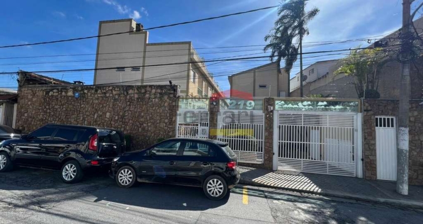 Casa de Condomínio À Venda com 3 dormitórios, 2 suítes, 4 vagas de garagem