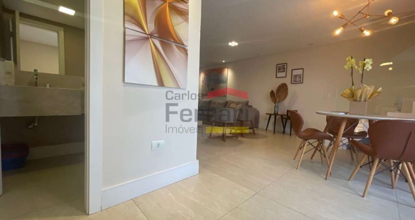 Sobrado Alto Padrão em Santa Teresinha - 3 Suítes, Espaço Gourmet, Jacuzzi e Saída para 2 Ruas
