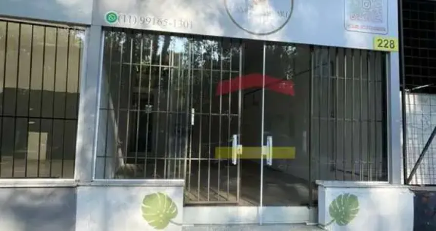 Loja de Rua com 38m² de área útil pé direito auto aceita todas as formas de locação venha conhecer .