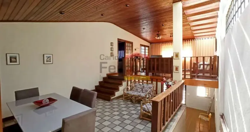 Sobrado à venda com 4 dormitórios, suíte, piscina, espaço gourmet na Zona Norte