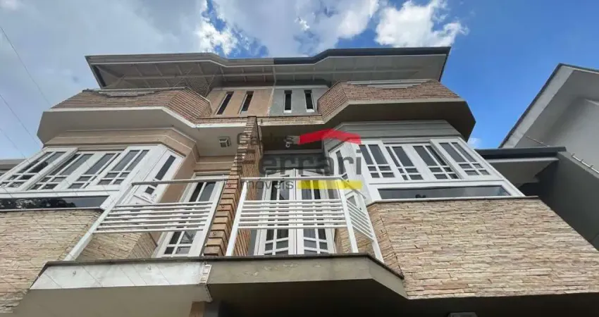 Sobrado santa terezinha ,300m quadrados , 3suítes ,master com varanda e closed ,6 vagas , ar cond