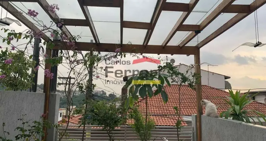 Sobrado totalmente reformado no horto florestal com 2 suítes e sacada !