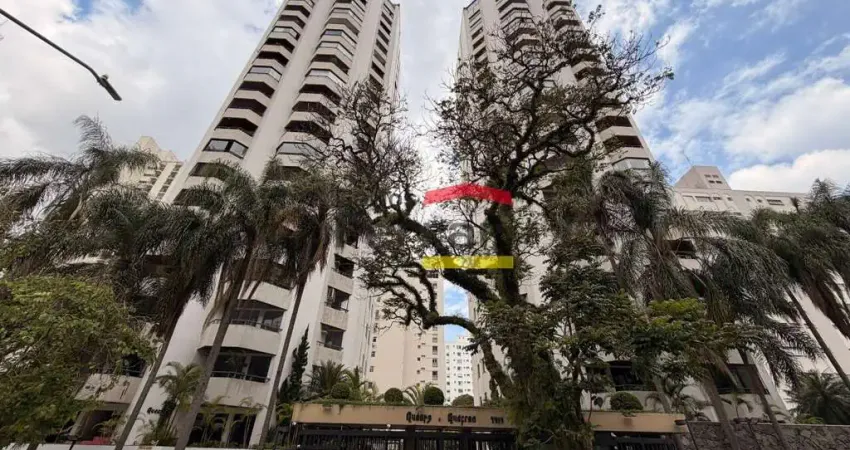 Amplo apartamento de 140m² - 3 suítes, varanda, 2 vagas e lazer completo em moema
