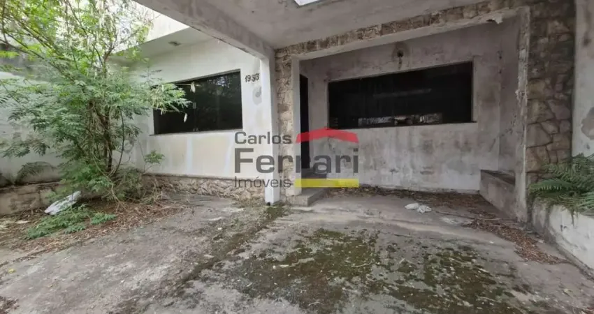 Terreno à venda na avenida casa verde,  com uma casa antiga. 2 frentes