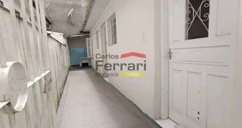 Casa em condomínio em santana para locação. 1 dormitórios, sala, cozinha e banheiro.