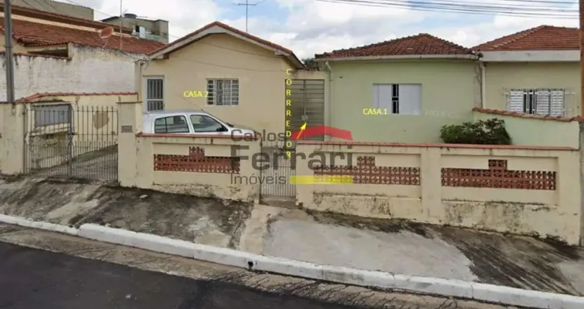 São 3 casas para renda ou moradia, no jardim tremembém, possui quintal e 3 vagas