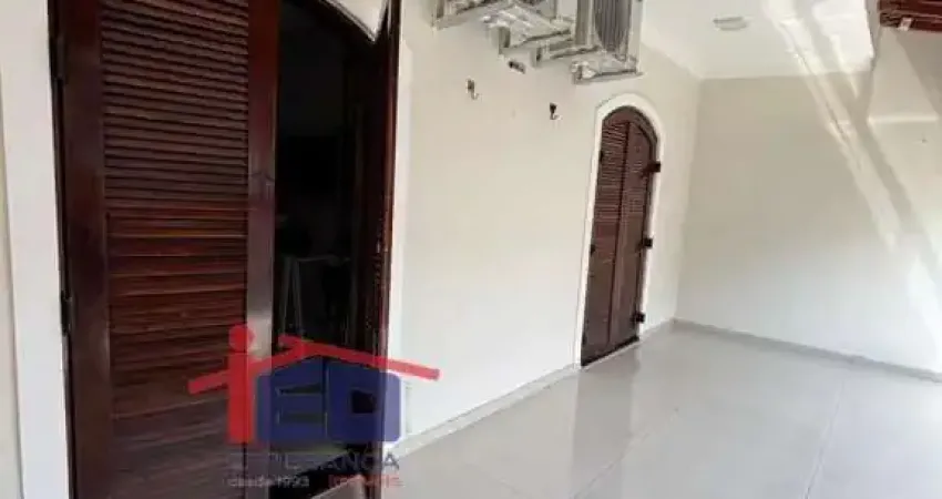 Casa com 3 quartos à venda na Rua Oito de Março, Jardim Primeiro de Maio (Chácara Fazendinha), Osasco