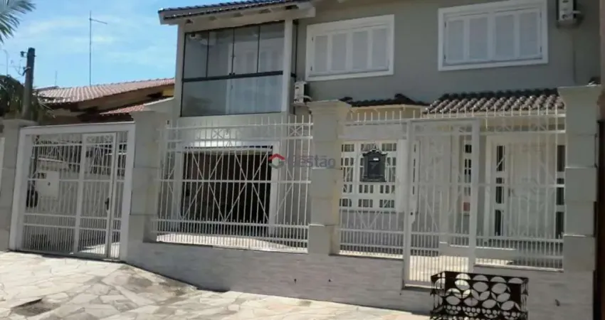 Excelente sobrado c/ 4 dormitórios (01 suíte) no moinhos de vento