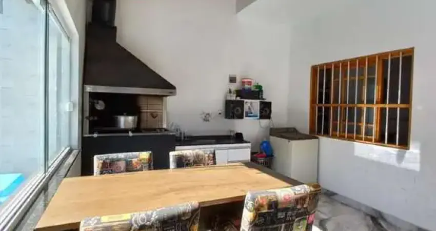 Excelente Casa Térrea c/Piscina no Bairro Igara/Canoas
