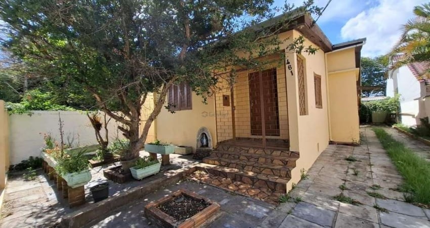 Casa 04 dormitórios e anexo fundos Bairro Harmonia