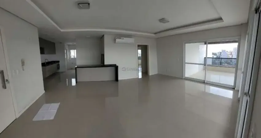 Apartamento com 03 suítes e 03 vagas de garagem no Condomínio Solar da Praça II no Centro de Canoas