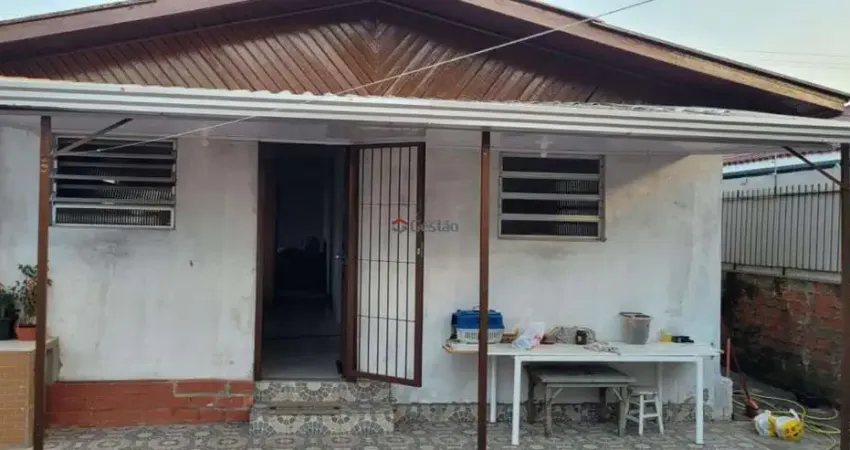 Casa com 2 quartos e peça comercial na frente bairro rio branco