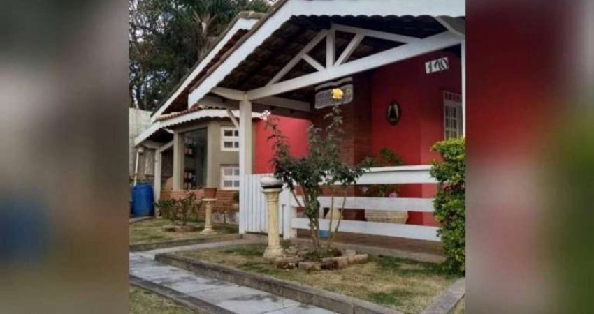 Chácara com 3 dormitórios à venda, 1056 m² por R$ 750.000,00 - Est Santa Maria do Portão - Atibaia/SP