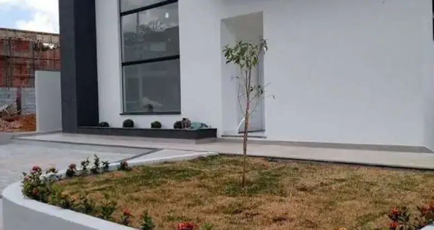 CASA TÉRREA, COM ÁREA GOURMET E PISCINA, EM CONDOMÍNIO FECHADO