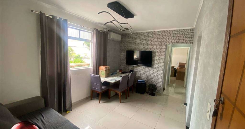 APARTAMENTO COM 80M2 - DE FRENTE E NO PRIMEIRO ANDAR - 2 DORMITÓRIOS - REFORMADO.