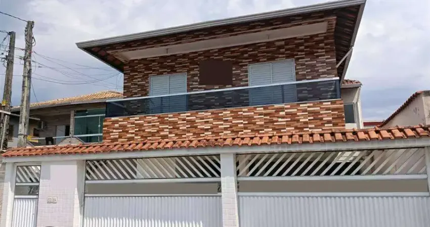 Próximo de todo o comércio da ocian e praia - sobreposta alta nova com 2 dormitórios.