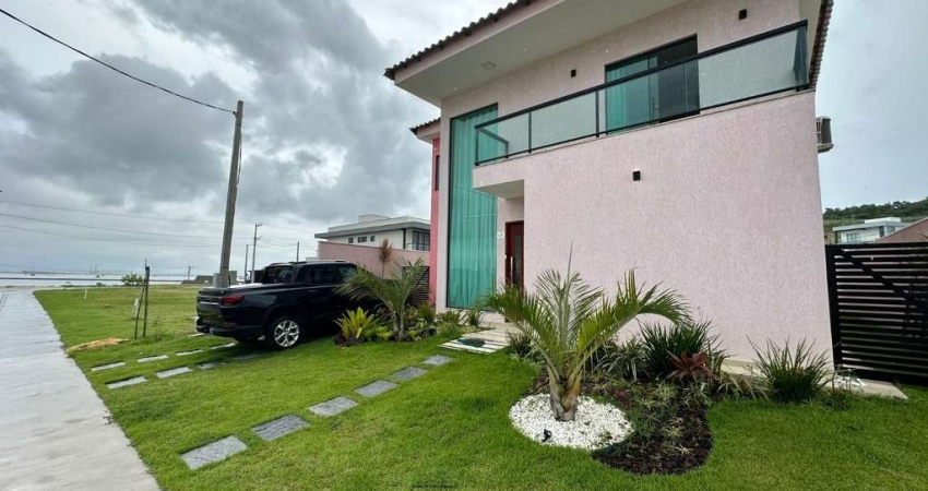Casa no Viverde I com 4 dormitórios à venda, 204 m² por R$ 1.000.000 - Nova São Pedro - São Pedro da Aldeia/RJ