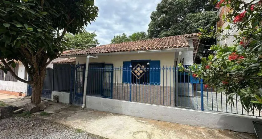 Casa em vila, próxima a lagoa, com 2 dormitórios à venda, 63 m² por r$ 240.000 - balneário são pedro - são pedro da aldeia/rj