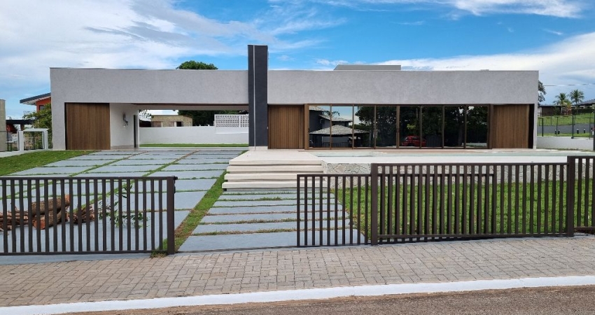 Maravilhosa casa térrea nova no Lago de Manso, Condomínio Portal das Águas