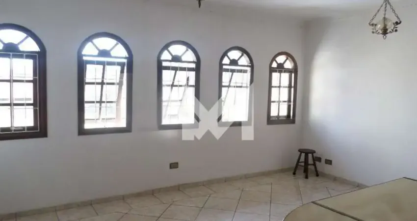 Sobrado Comercial de 250 M² 4 salas 2 banheiros para locação - Vila Maria
