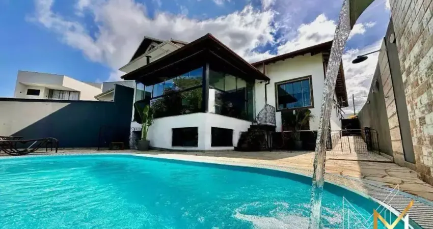 VENDO MARAVILHOSA CASA LINEAR  COM 3 DORMITÓRIOS NO VALE DOS CRISTAIS EM MACAÉ