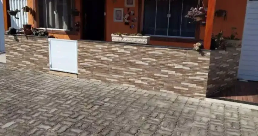 Vendo maravilhosa casa com 2 dormitórios na chacara marileia em rio das ostras