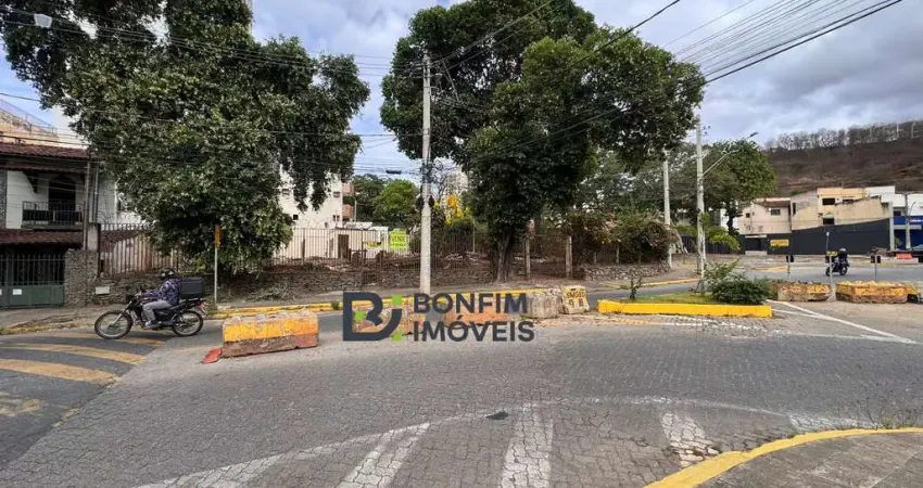 Terreno de esquina com  aprox 800 m² na melhor localização da esplanadinha!