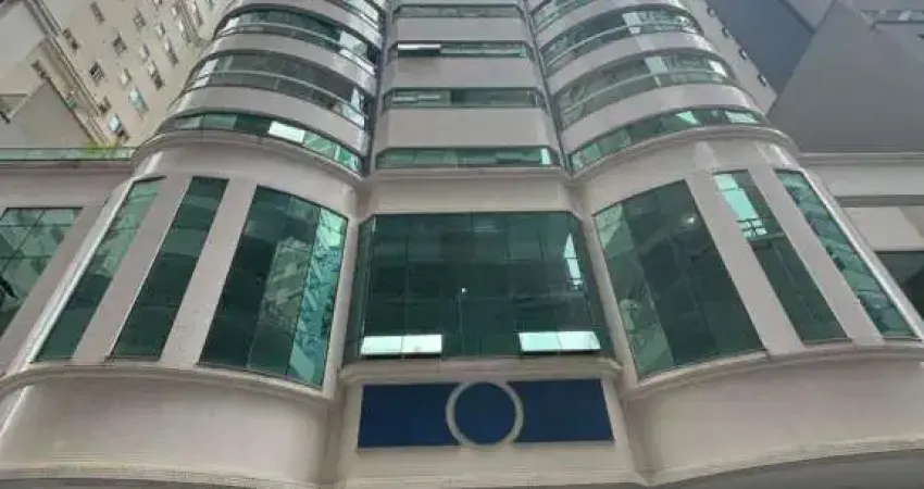 Apartamento com 3 quartos à venda na Rua 238, 277, Meia Praia, Itapema