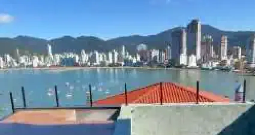 Magnífica casa em Itapema - SC 280 graus de vista p Mar e a futura Marina