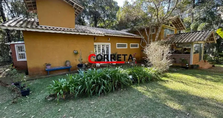 861 - CASA DENTRO DE CONDOMÍNIO COM PAISAGISMO COMPLETO EM IBIÚNA (SP)