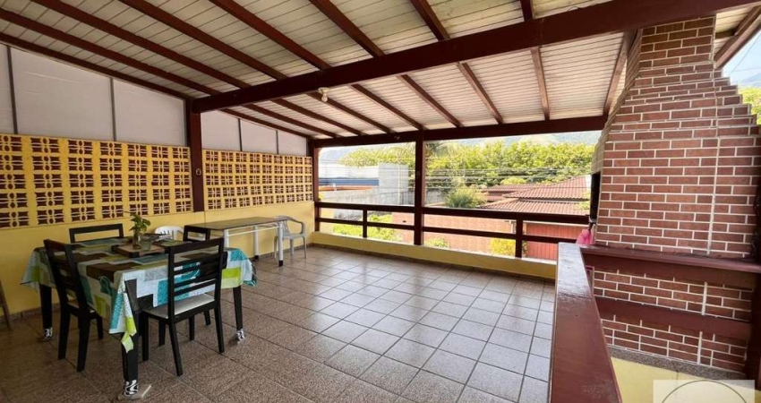 Casa para Venda em São Sebastião, Canto do Mar, 5 dormitórios, 2 suítes, 3 banheiros, 2 vagas