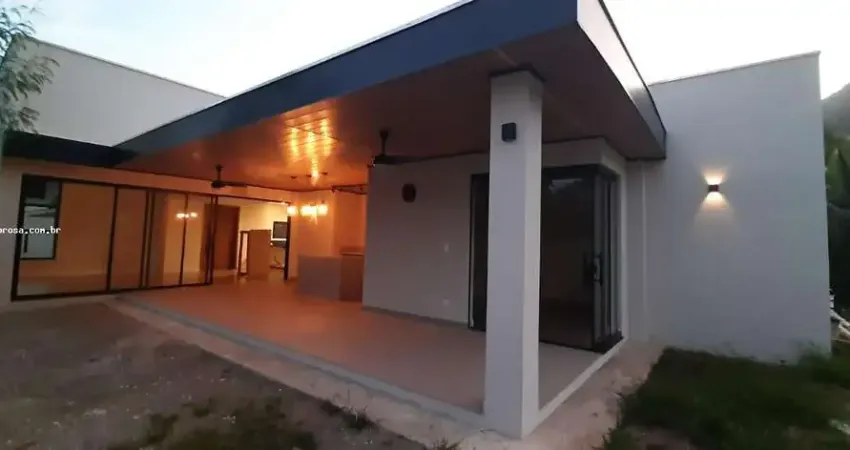 Casa para Venda em São Sebastião, Portal da Olaria, 3 dormitórios, 3 suítes, 4 banheiros, 2 vagas