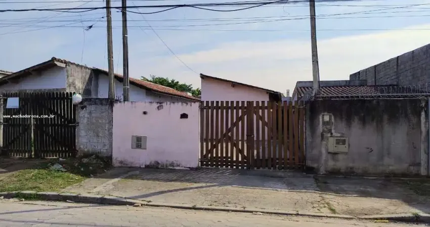 Casa para Venda em Caraguatatuba, Perequê Mirim, 2 dormitórios, 1 banheiro, 4 vagas