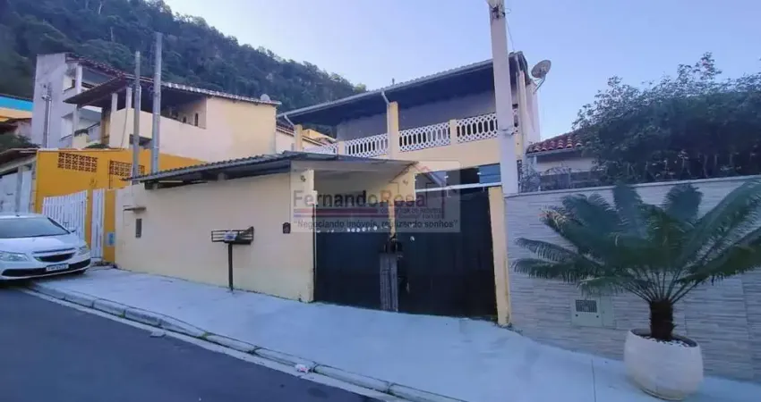 Sobrado para Venda em São Sebastião, Topolândia, 6 dormitórios, 1 suíte, 3 banheiros, 3 vagas