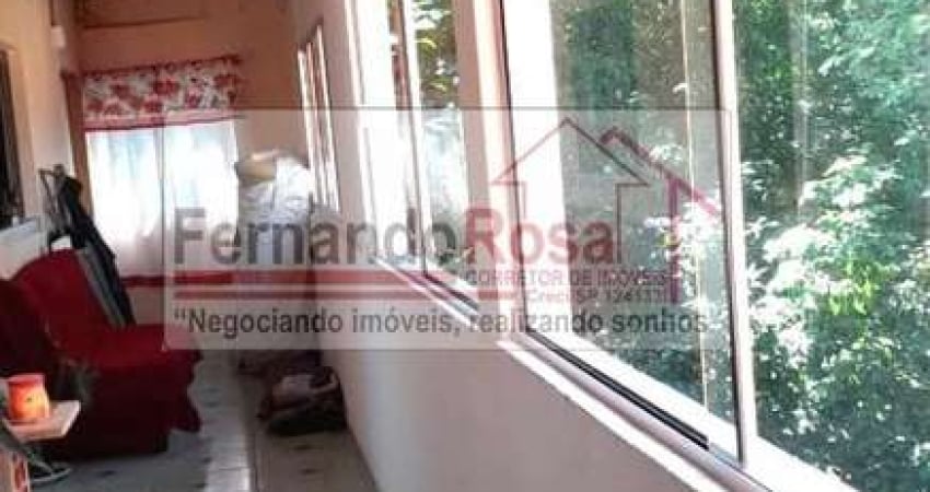 Casa para Venda em São Sebastião, Olaria, 2 dormitórios, 3 banheiros