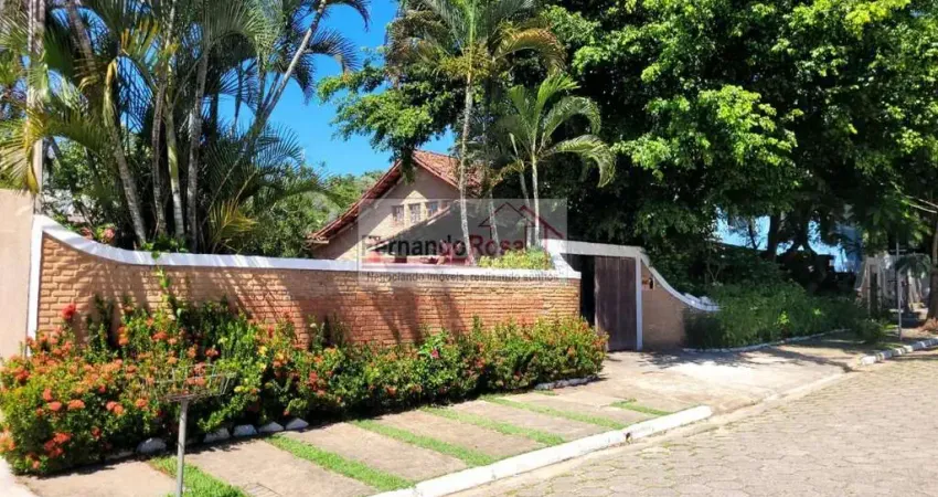 Casa para Venda em São Sebastião, Praia do Arrastão, 3 dormitórios, 3 suítes, 2 banheiros, 8 vagas