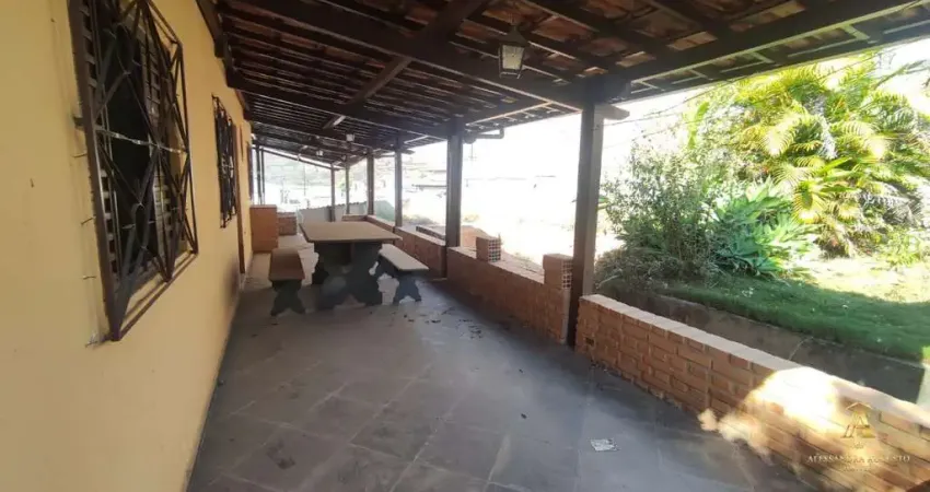 Casa com 2 quartos à venda na R. Dr. Assis Martins, Frimisa, Santa Luzia