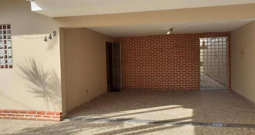 Casa Terrea a venda na Praia Grande com 3 dorms. e 5 vagas de garagem.
