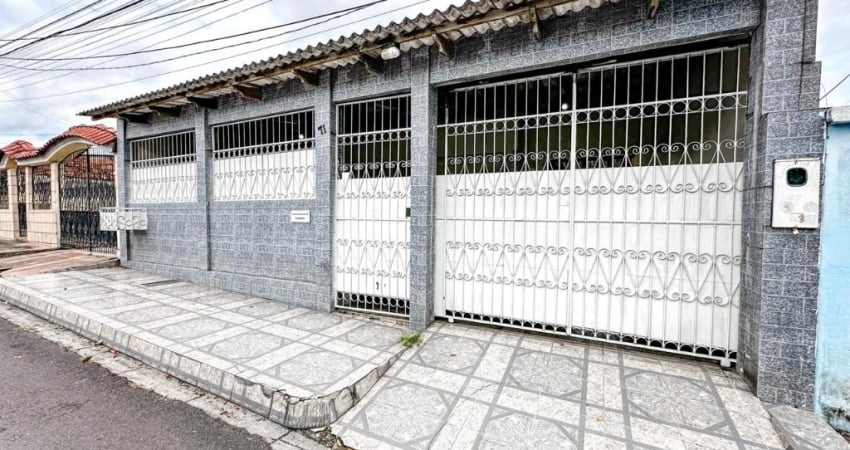 Casa de 160m² com 3 Quartos e 5 Vagas de garagem Cobertas no Conjunto Renato Souza Pinto
