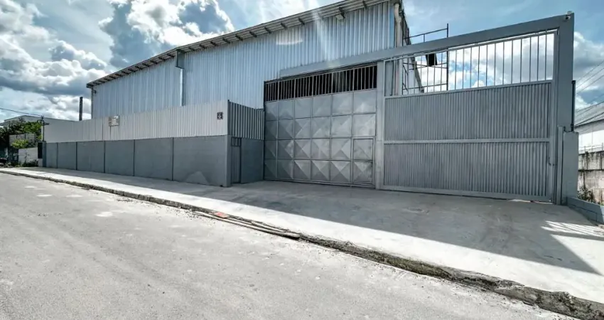 Galpão Industrial de 886m² com Escritório e vagas de garagem no Novo Aleixo