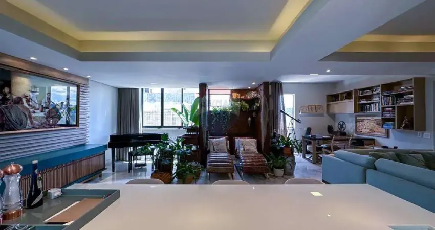 Apartamento com 4 Quartos , 150m², sala ampla e suíte com hidromassagem!
