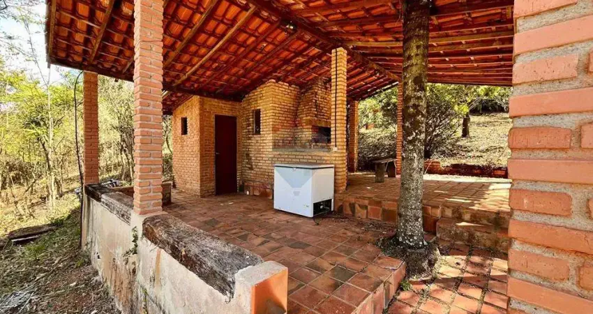 Casa em condomínio com vista para montanhas – jardins de petrópolis, nova lima (para reformar)