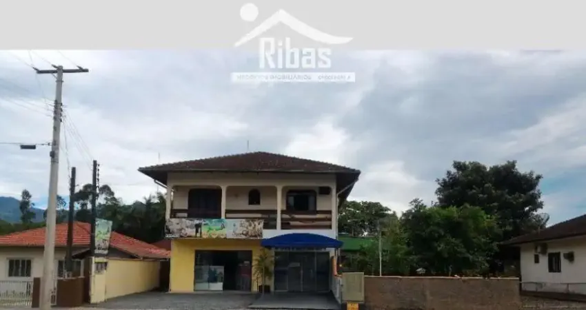 CASA COM SALAS COMERCIAIS A VENDA NA ILHA DA FIGUEIRA EM JARAGUÁ DO SUL