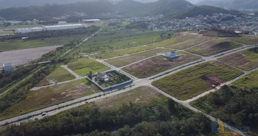 Terreno à venda na Avenida Leoberto Leal, --, Barreiros, São José