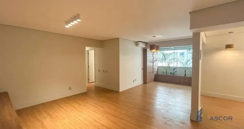 Apartamento com 3 quartos para alugar na Rua Esteves Júnior, --, Centro, Florianópolis