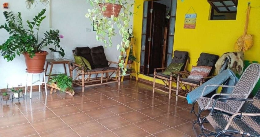 Sobrado  com  salão comercial a Venda no Jardim Varginha