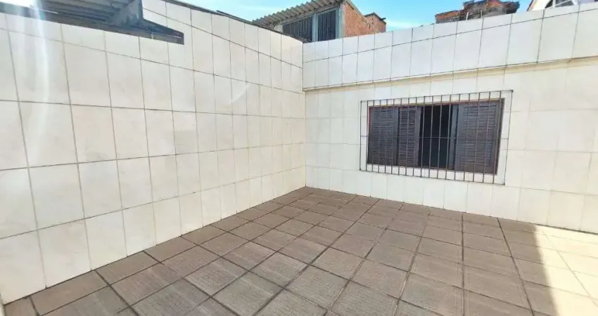 Casa com 2 quartos para alugar na Rua Domingos Garcia Velho, --, Jardim Eliana, São Paulo
