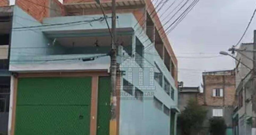 Sobrado com 4 dormitórios à venda no Jardim Almeida Prado