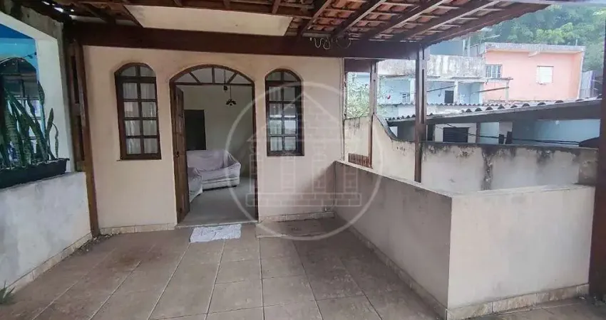 Excelente Sobrado com 126m² de Terreno á poucos metros da Estação Autodromo da CPTM